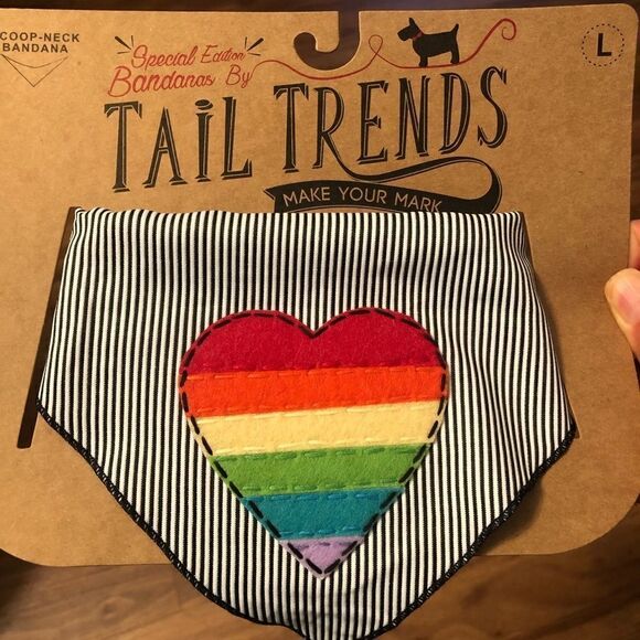 Tail Trends Rainbow Heart Scoop Neck Bandana - Picture 4 of 8